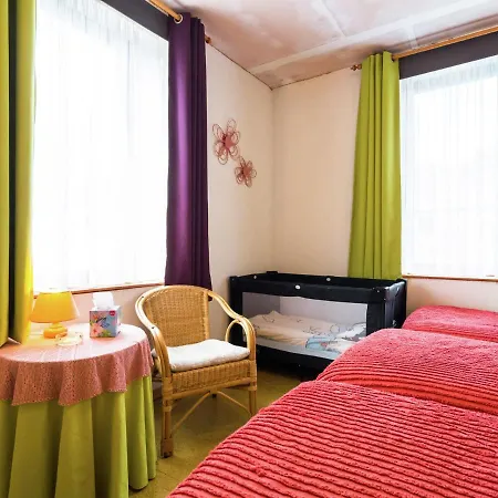 Lovely Holiday In The Green Ardens With Roofed Terrace And Garden Nyaraló Marcourt